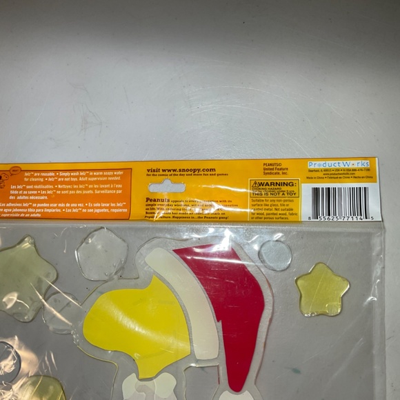 Peanut and Snoopy Christmas Window Clings - Picture 2 of 4